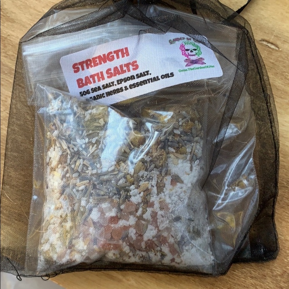 Ritual bath salts Strength